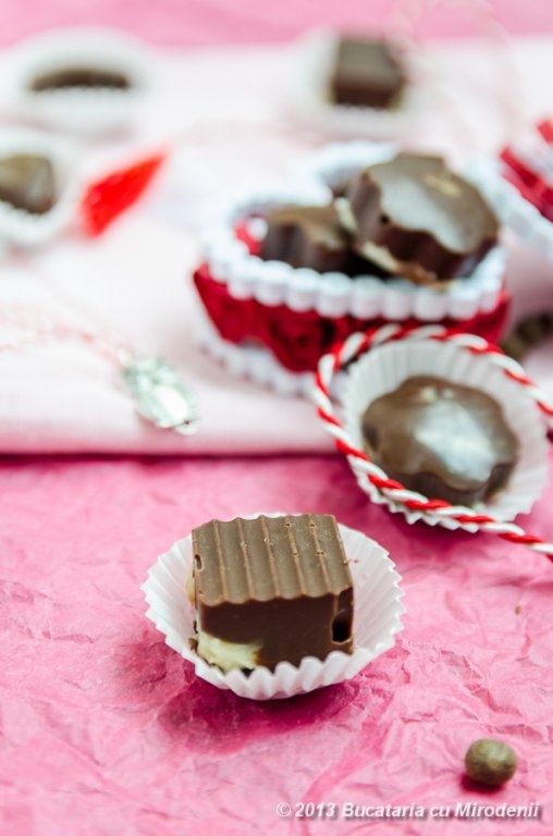 Praline cu mango confiate si ienibahar