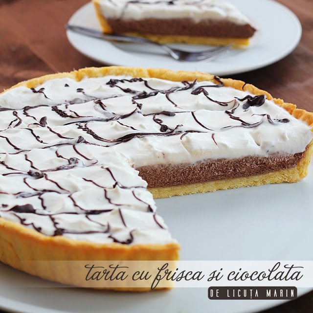 Tarta cu frisca si ciocolata