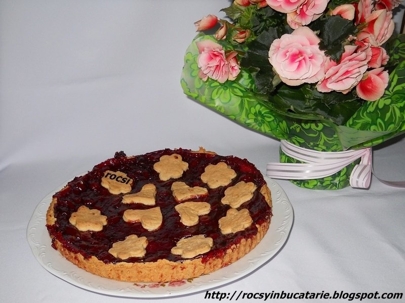 Tarta cu umplutura de visine