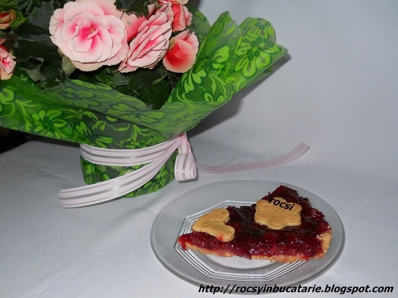 Tarta cu umplutura de visine