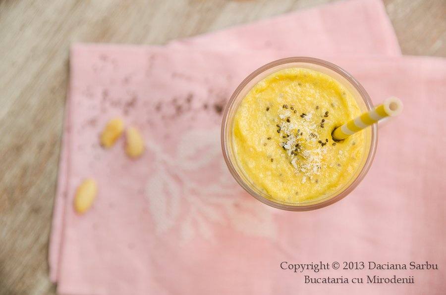 Smoothie de mango cu lapte de cocos si seminte chia
