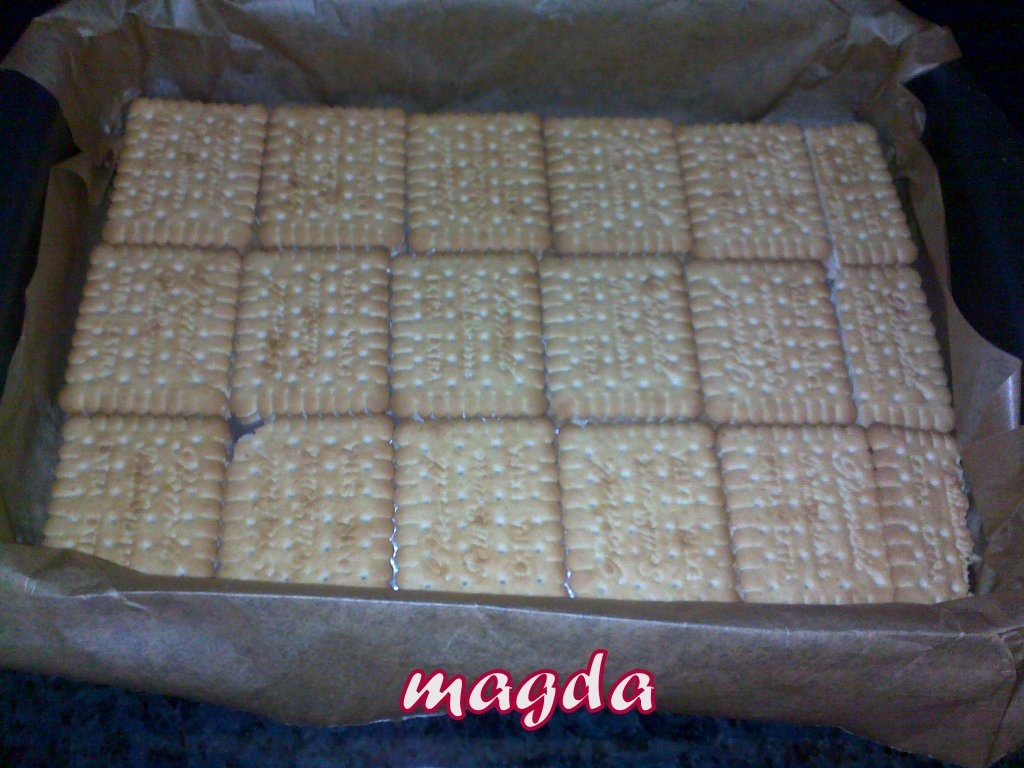 Prajitura cu biscuiti si crema  fina de lapte