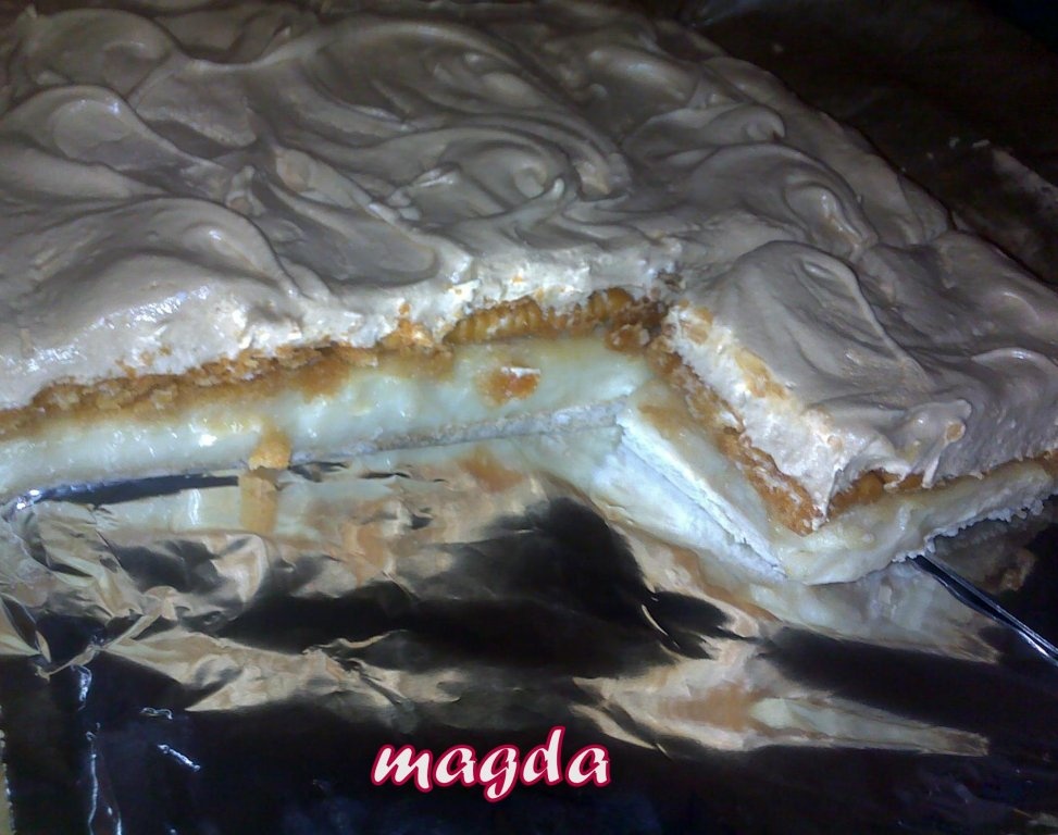 Prajitura cu biscuiti si crema  fina de lapte