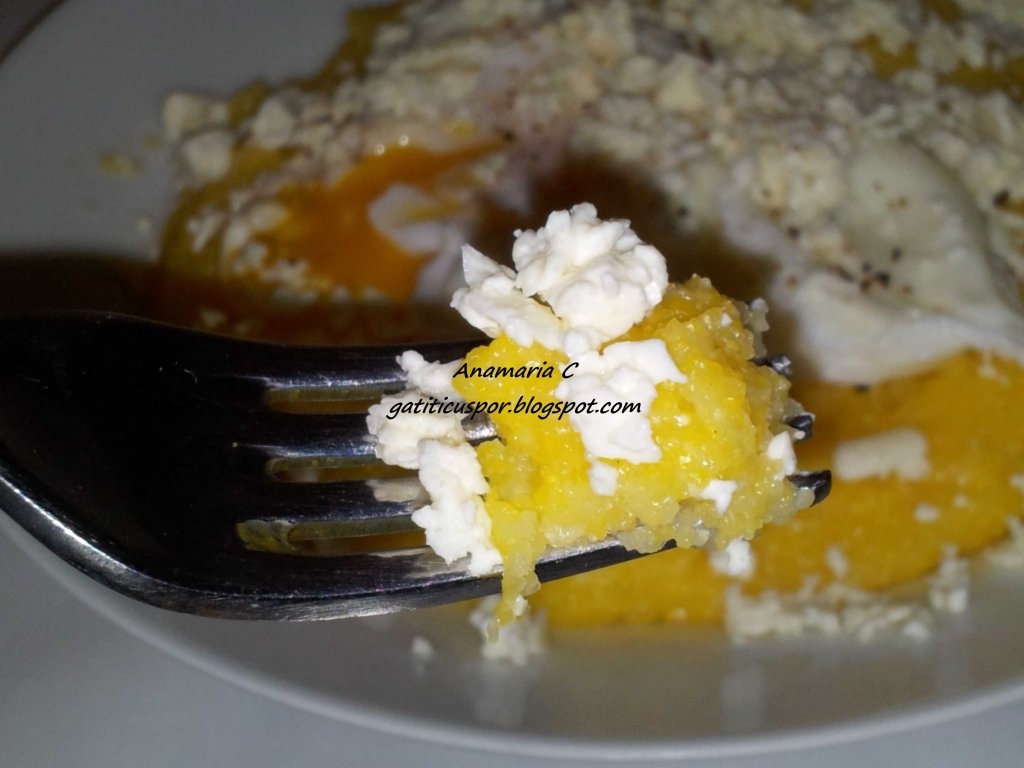 Mamaliga Cu Branza Si Oua Romanesti