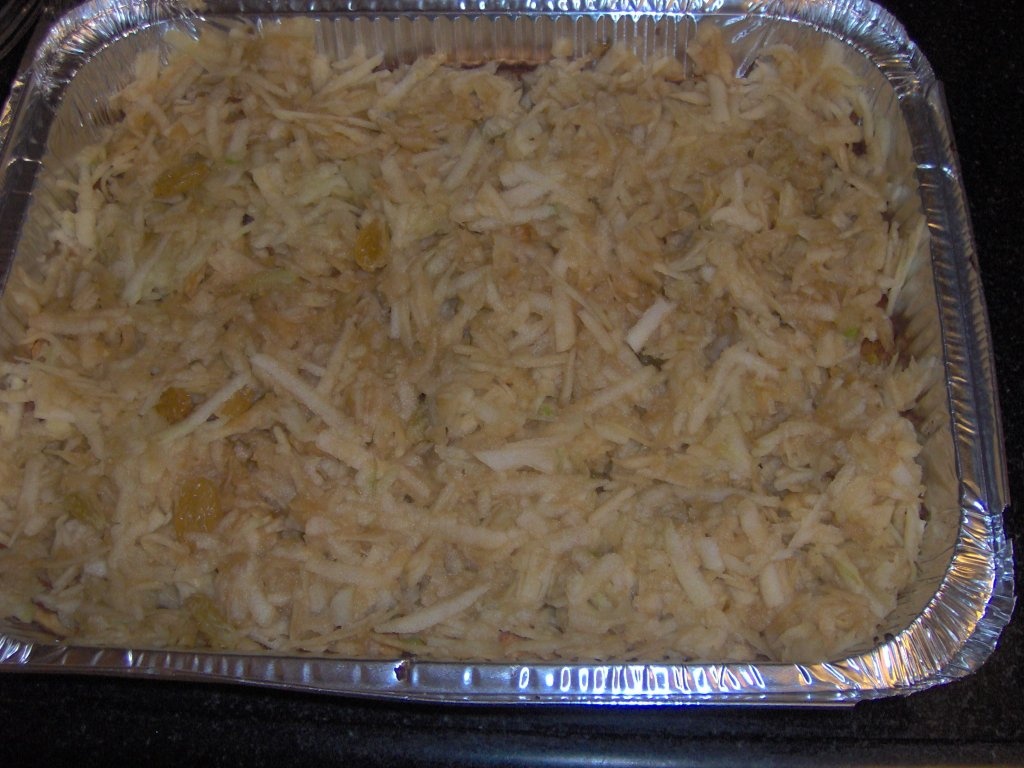 Prajitura cu mere si bezea de nuca