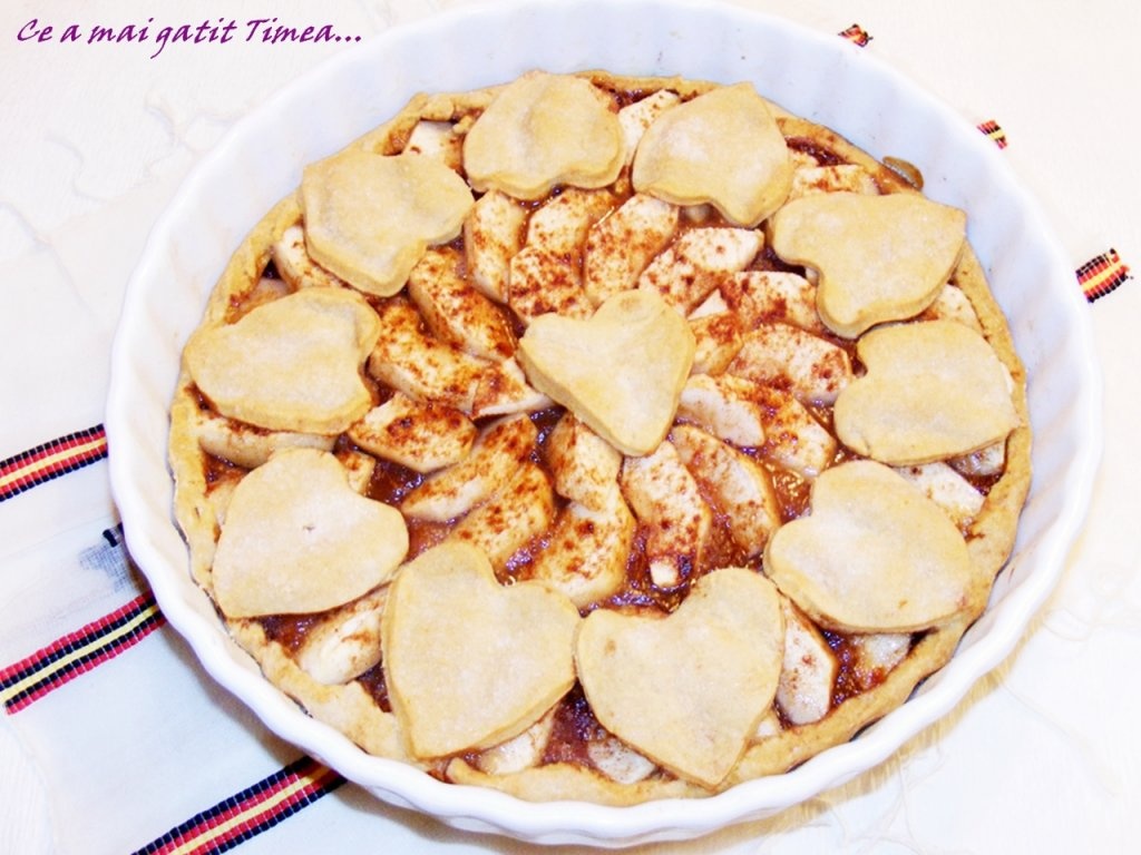 Tarta cu mere si gem de prune