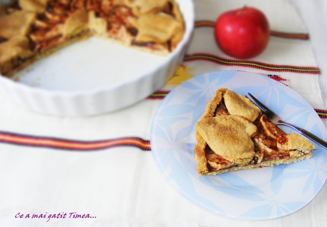 Tarta cu mere si gem de prune