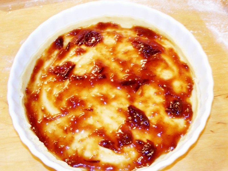 Tarta cu mere si gem de prune