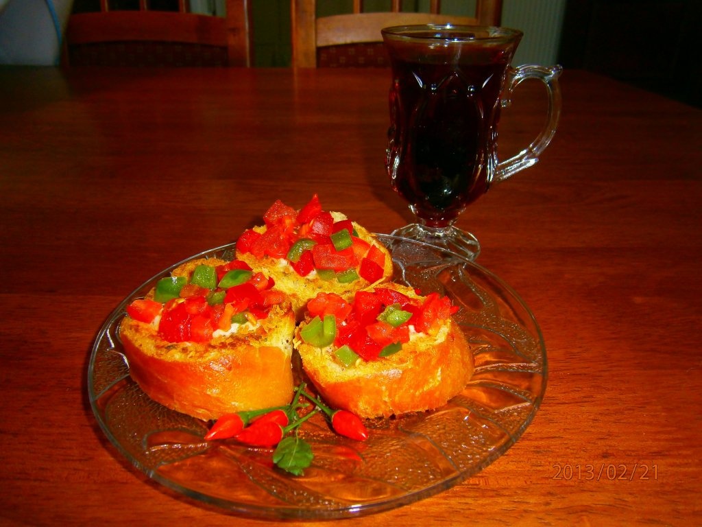 Bruschete cu rosii, ardei si za'atar