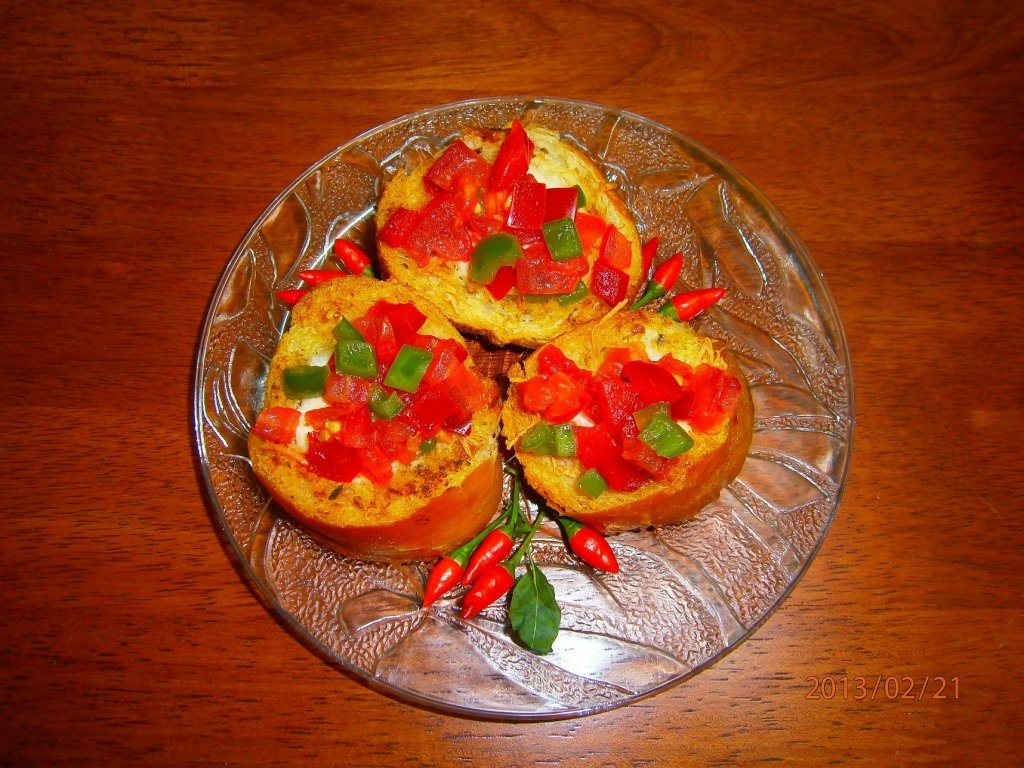 Bruschete cu rosii, ardei si za'atar