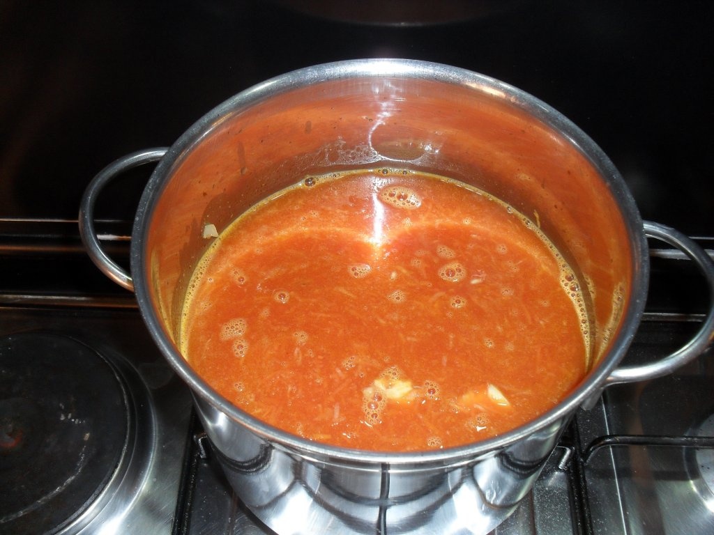 Supa crema de rosii cu ou