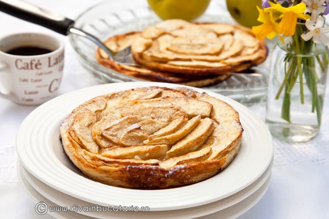 Tarta rapida cu mere (de post)