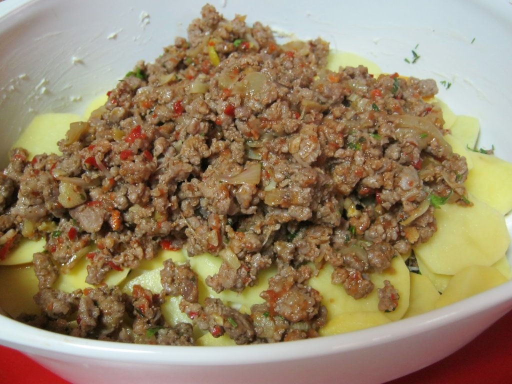 Musaca ardeleneasca de cartofi