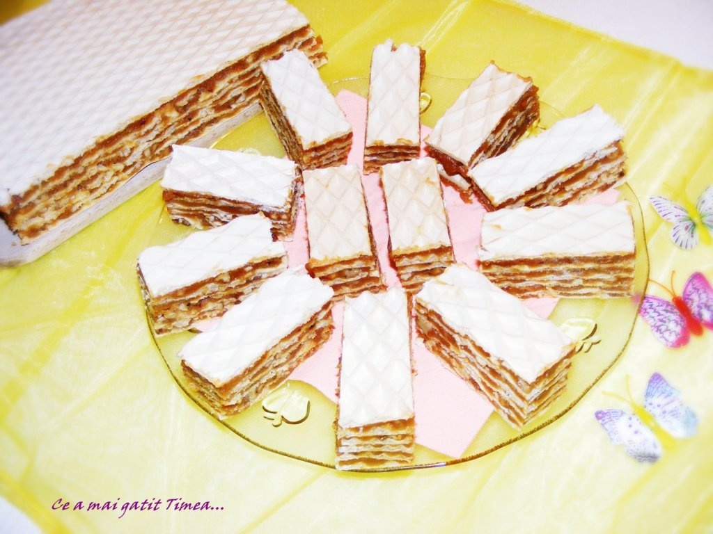 Foi de napolitana cu nuca si caramel