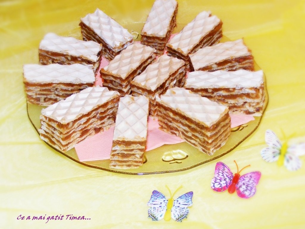 Foi de napolitana cu nuca si caramel