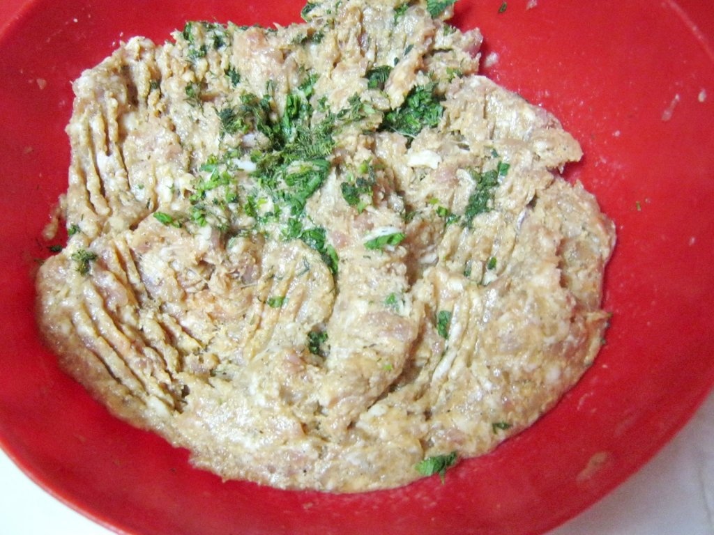 Gratin de spanac cu chiftelute si cartofi