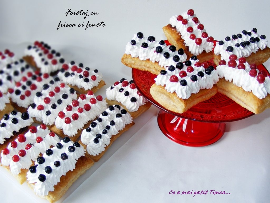 Foietaj cu frisca si fructe