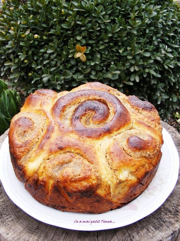 Cozonac spirala cu nuca