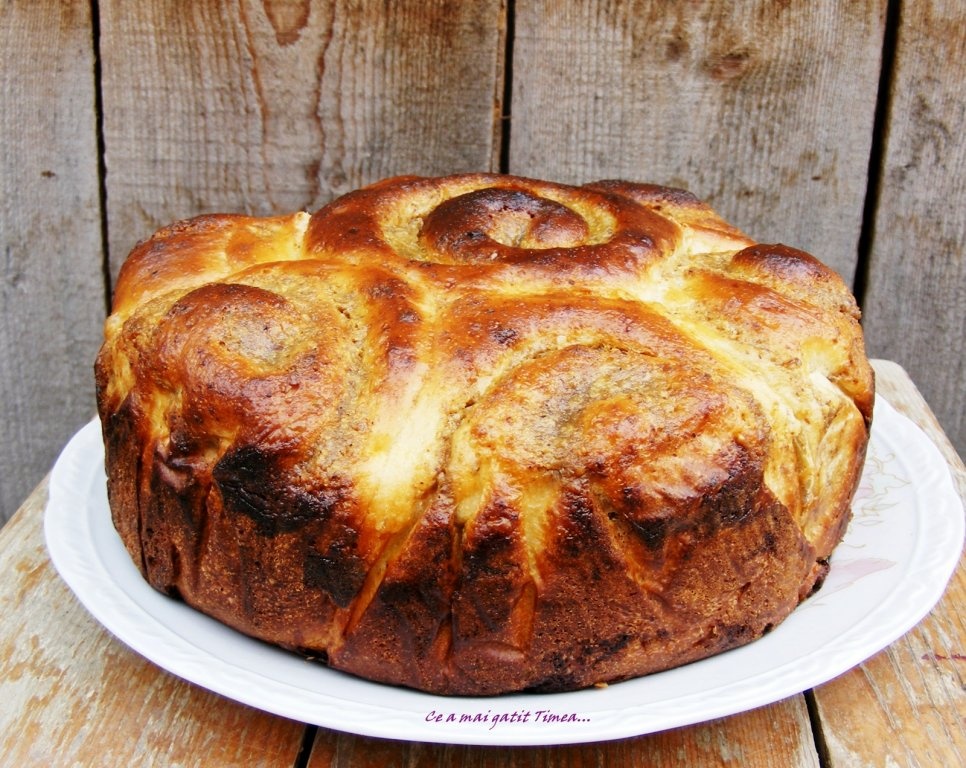 Cozonac spirala cu nuca