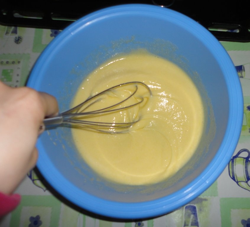 Prajitura turnata cu mere