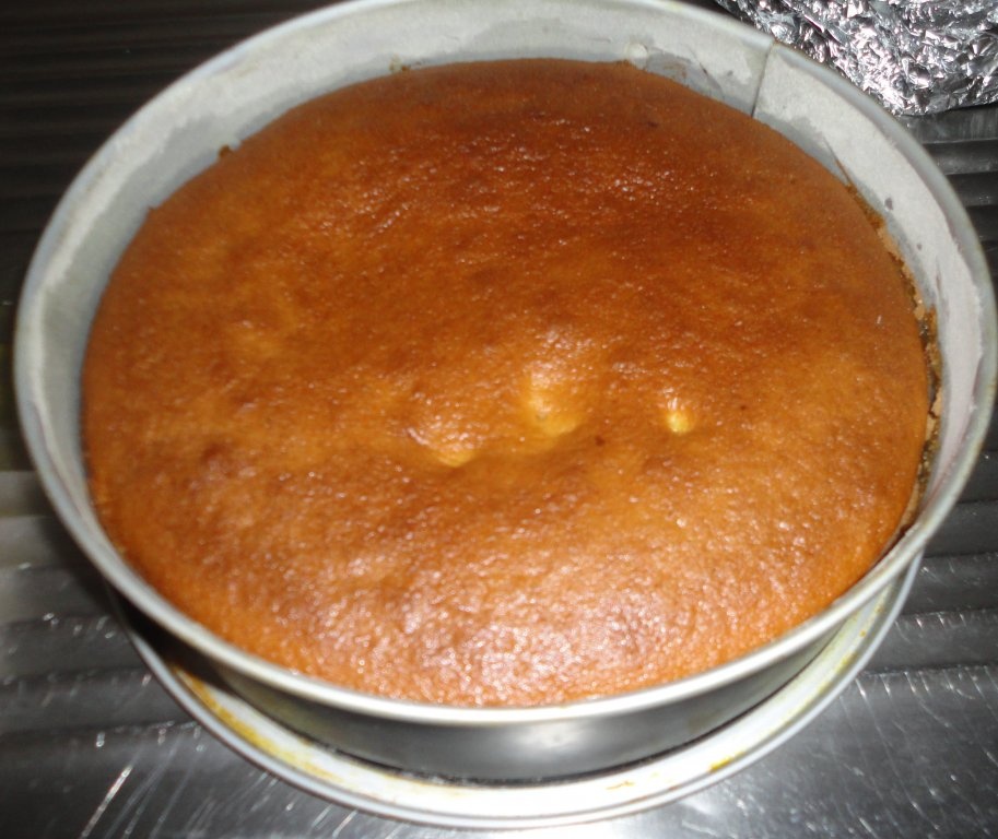 Prajitura turnata cu mere