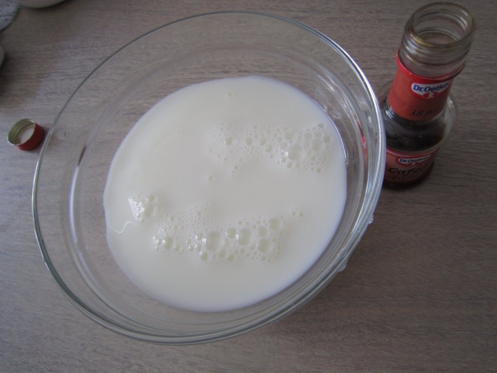 Tort cu crema de ciocolata