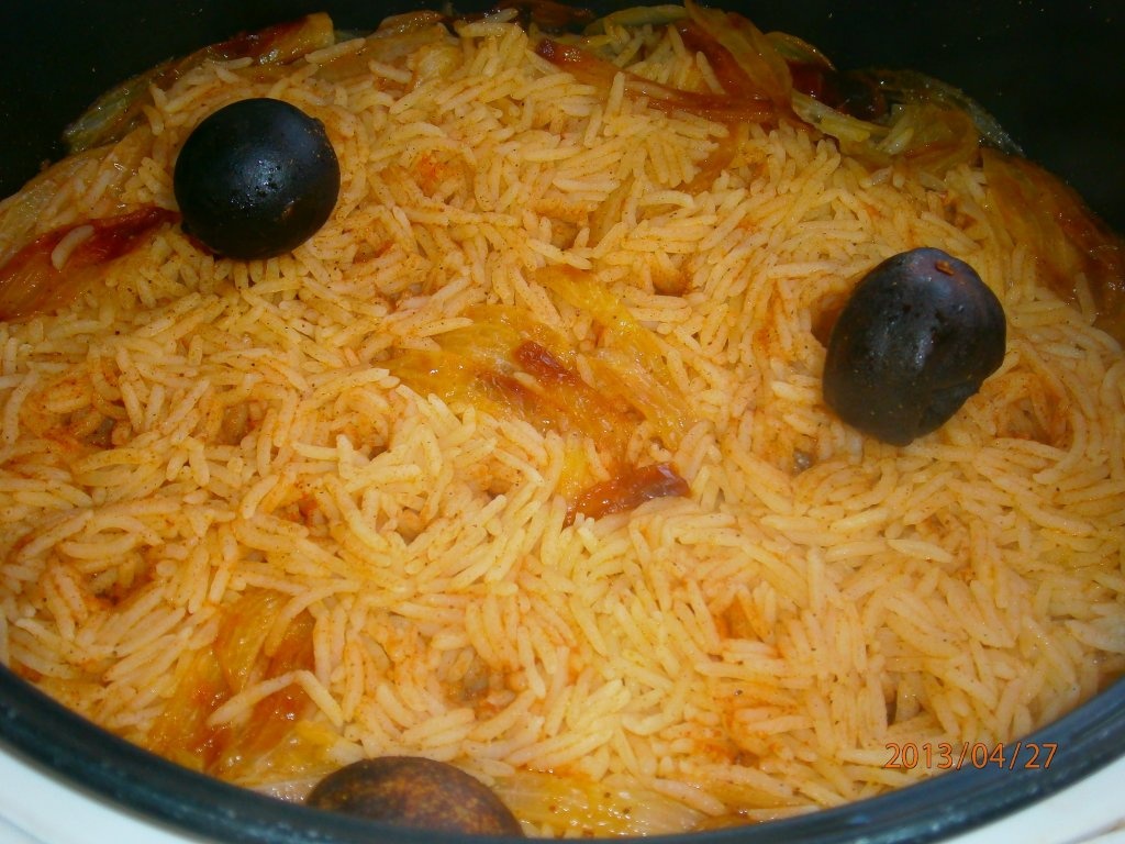 "Kabsa" cu pui si stafide