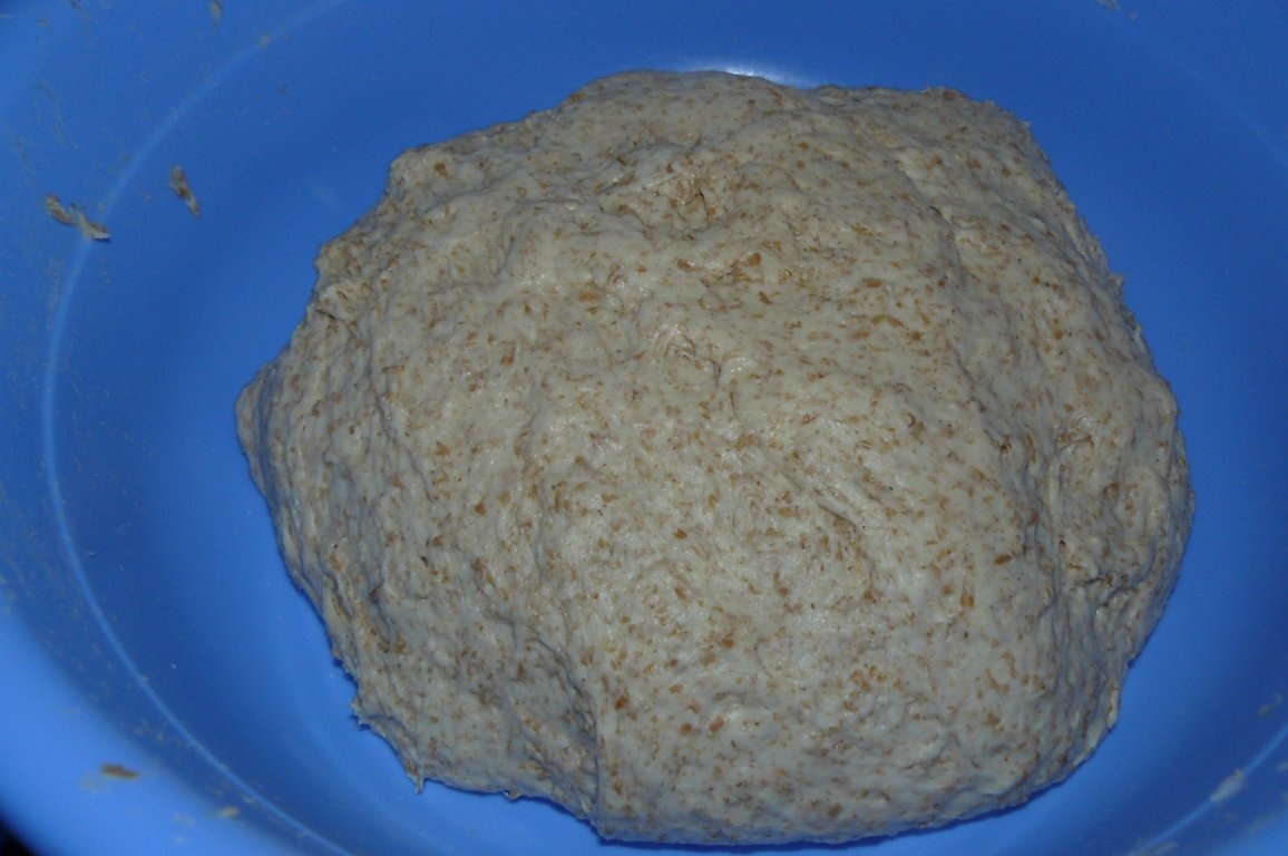 Paine gustoasa cu pesto si ardei iute