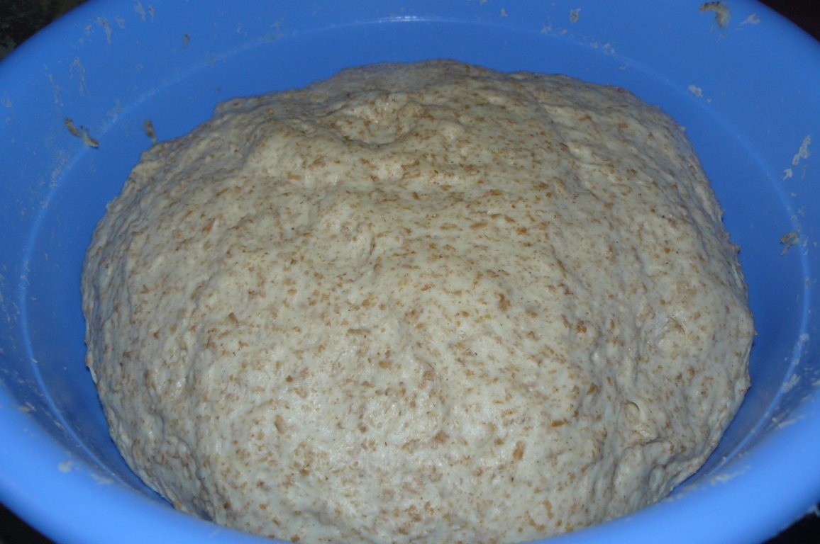 Paine gustoasa cu pesto si ardei iute