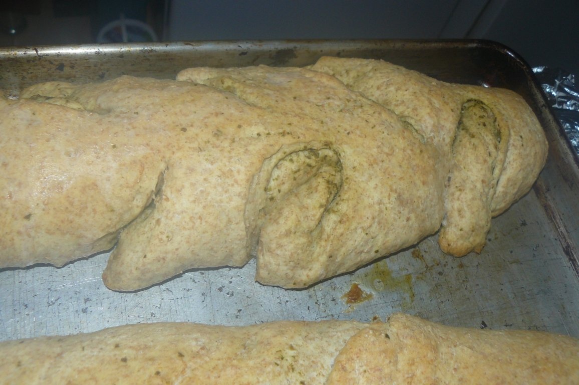 Paine gustoasa cu pesto si ardei iute