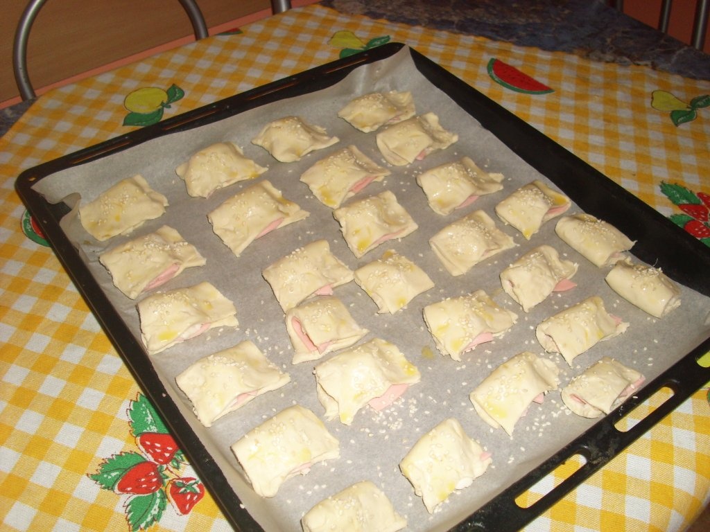 Fornetti cu sunca, branza si susan