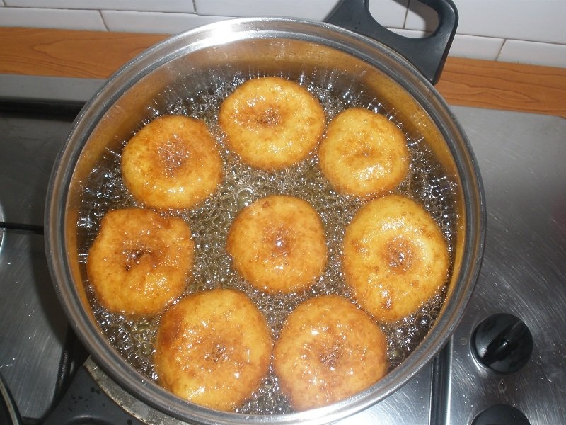 Reţetă de preparare a papanaşilor