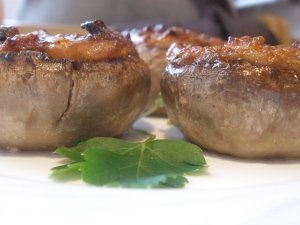 Ciuperci umplute cu branza de oaie