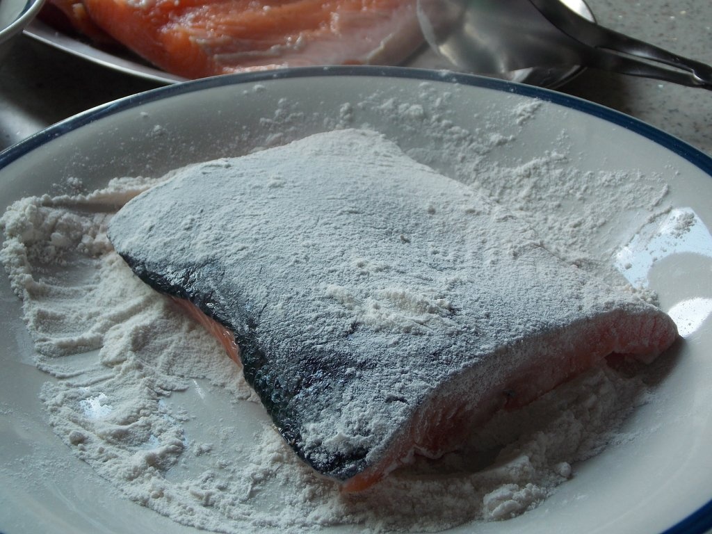 Somon cu orez jasmine