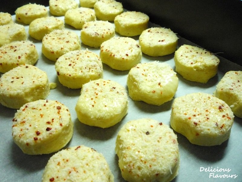 Pogacele cu cascaval si migdale