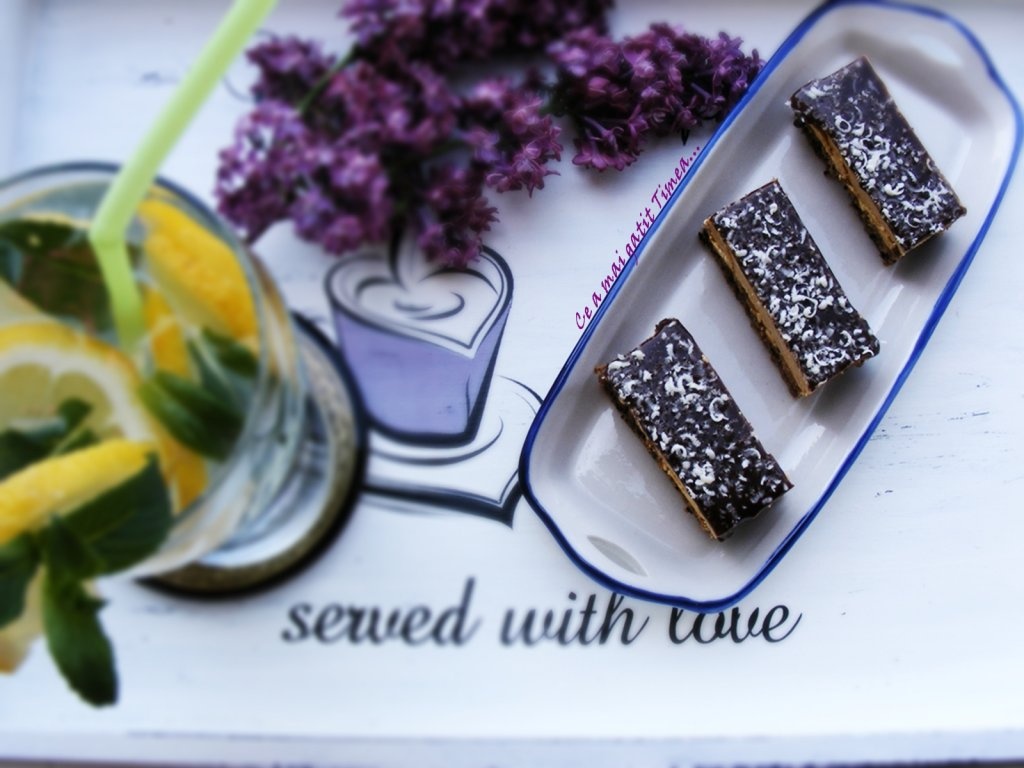 Prajitura cu nuca si nes