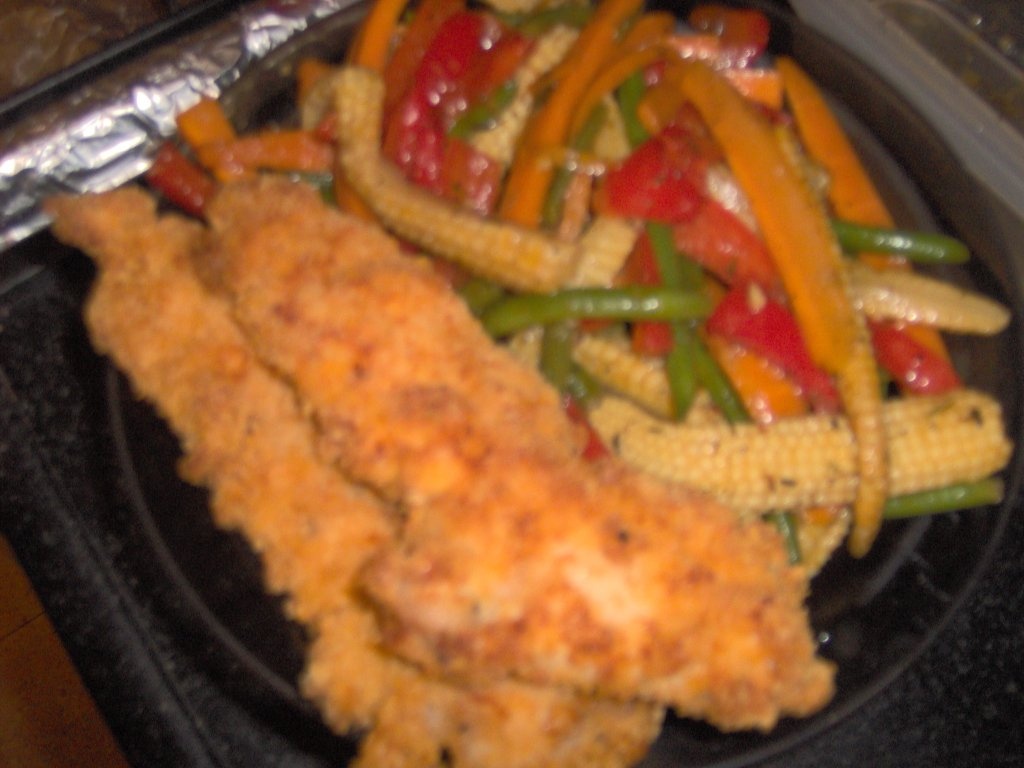 Snitel pane copt cu legume la wok