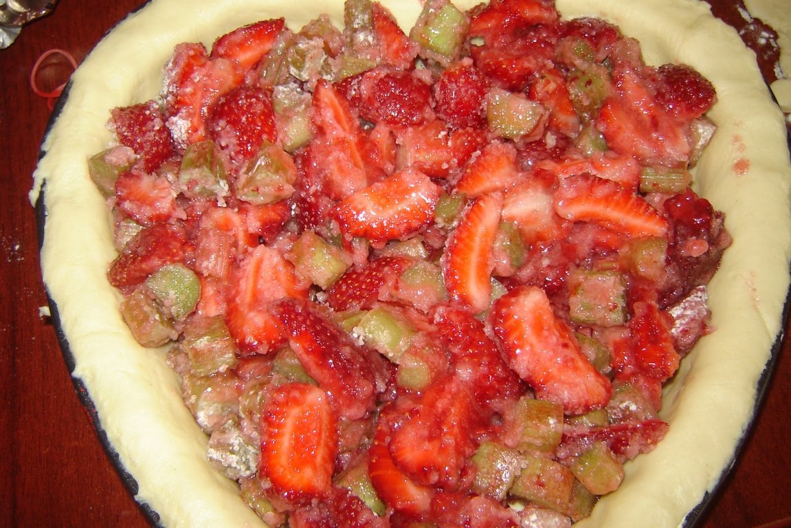 Inimioara cu capsuni si rubarba