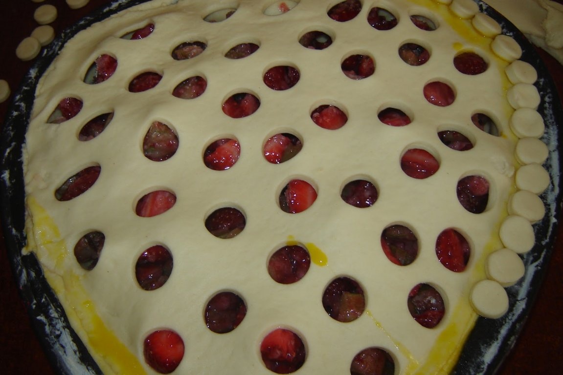 Inimioara cu capsuni si rubarba