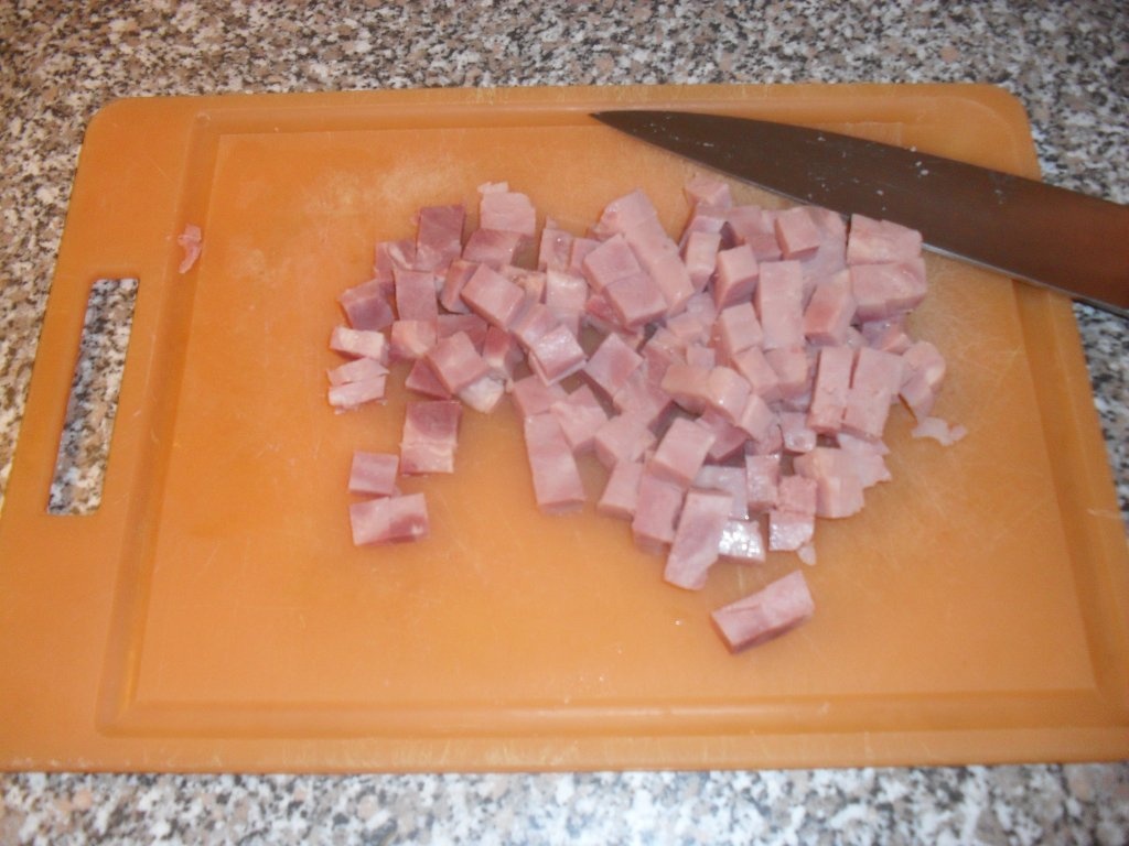 Penne prosciuto, piseli (penne cu smintina, sunca si mazare)