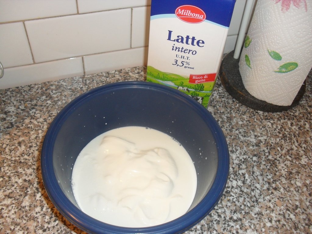 Penne prosciuto, piseli (penne cu smintina, sunca si mazare)