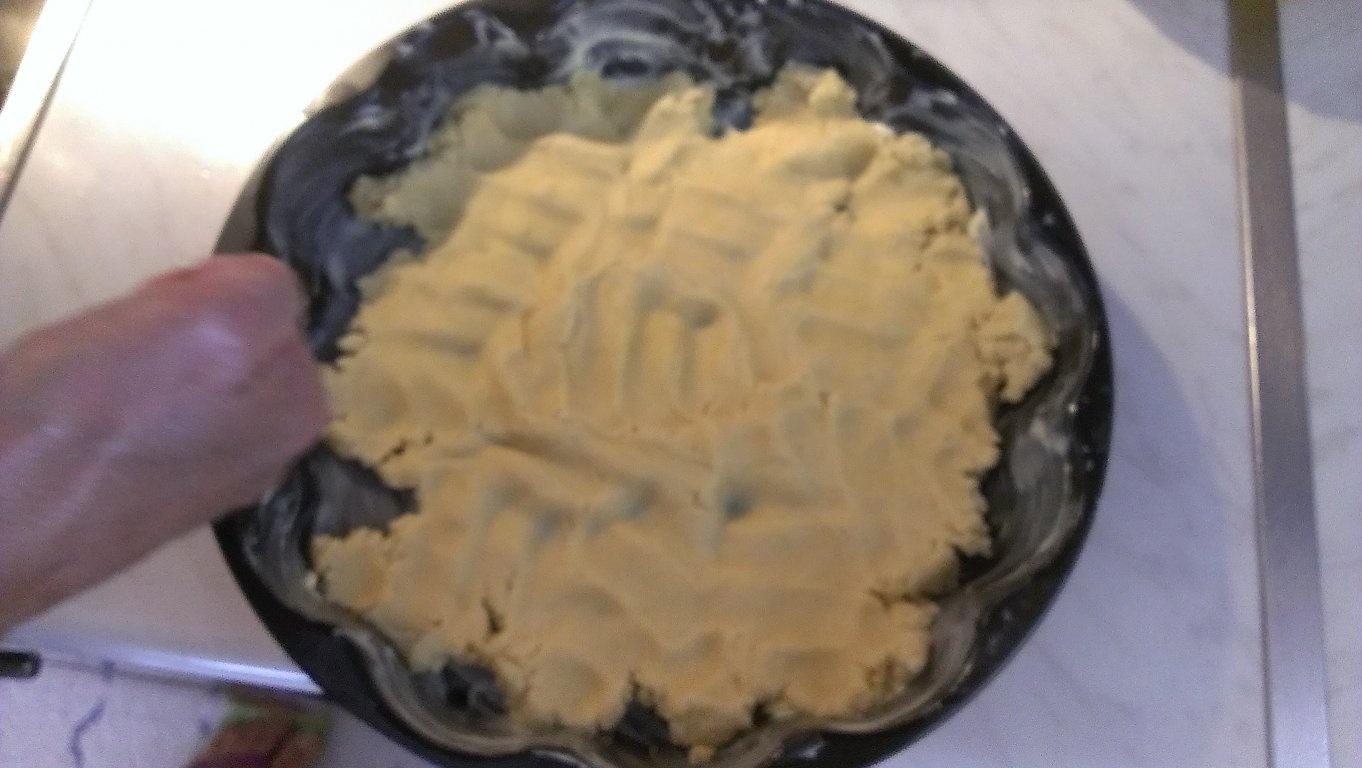 ''Pasta flora'' tarta cu gem de caise