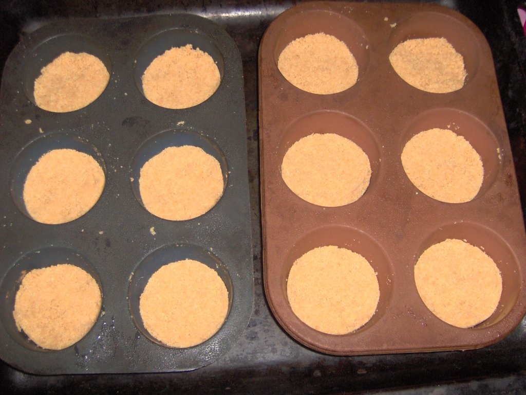 Prajiturele din branza cu amestec de gem