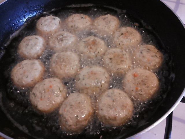 Chiftele de pui si curcan