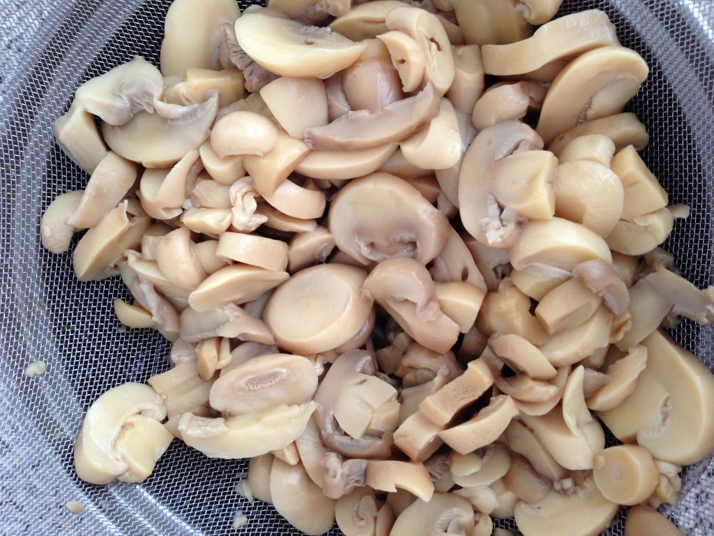 Placinta cu pui, ciuperci si branza