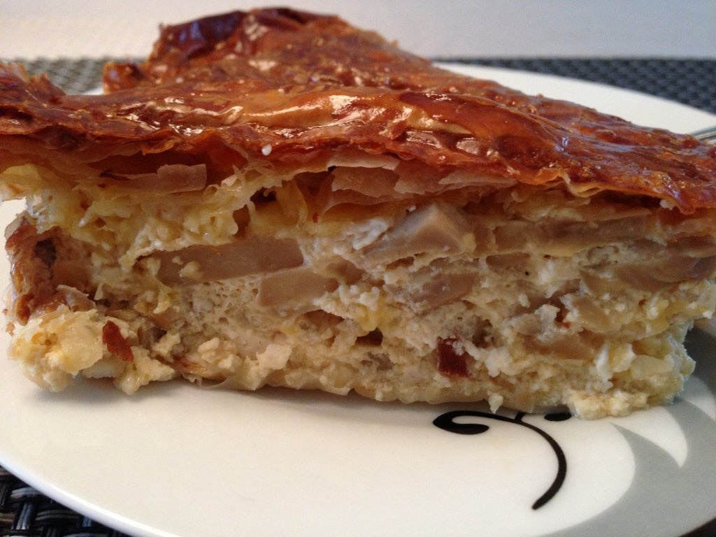 Placinta cu pui, ciuperci si branza