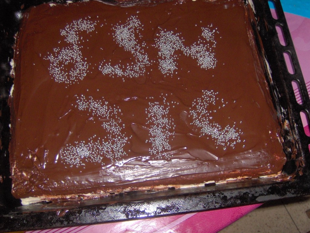 Torta cu crema de vanilie si prajitura stil cremsnit