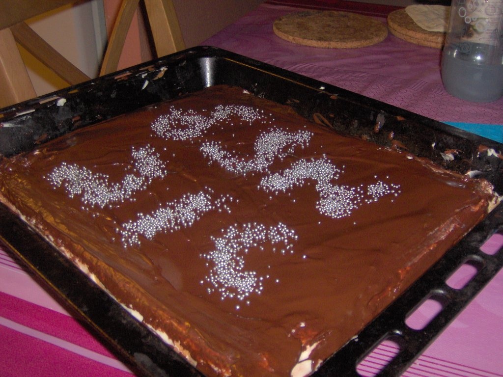 Torta cu crema de vanilie si prajitura stil cremsnit