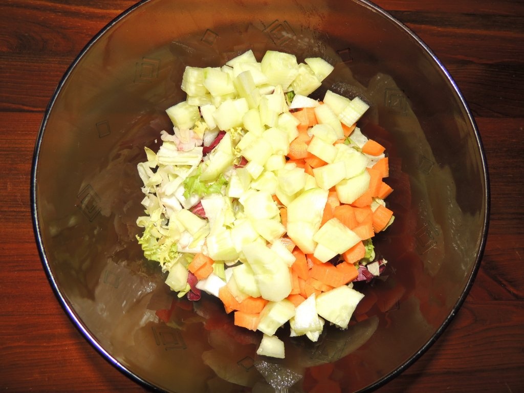 Salata de cruditati si kiwi