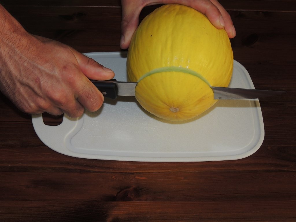 Pepene galben, umplut cu fructe